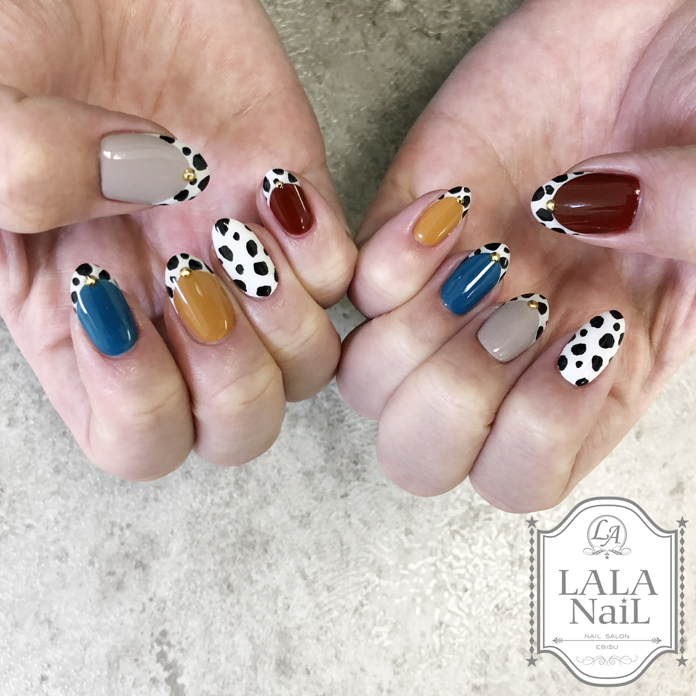 ダルメシアンフレンチネイル Lala Nail